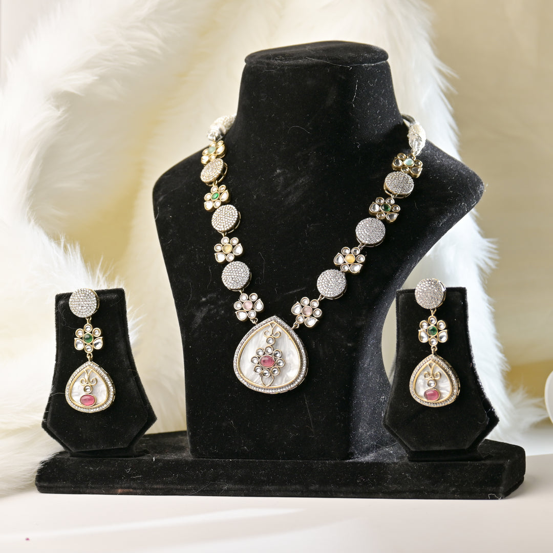 Pile Of Pearls Necklace Set