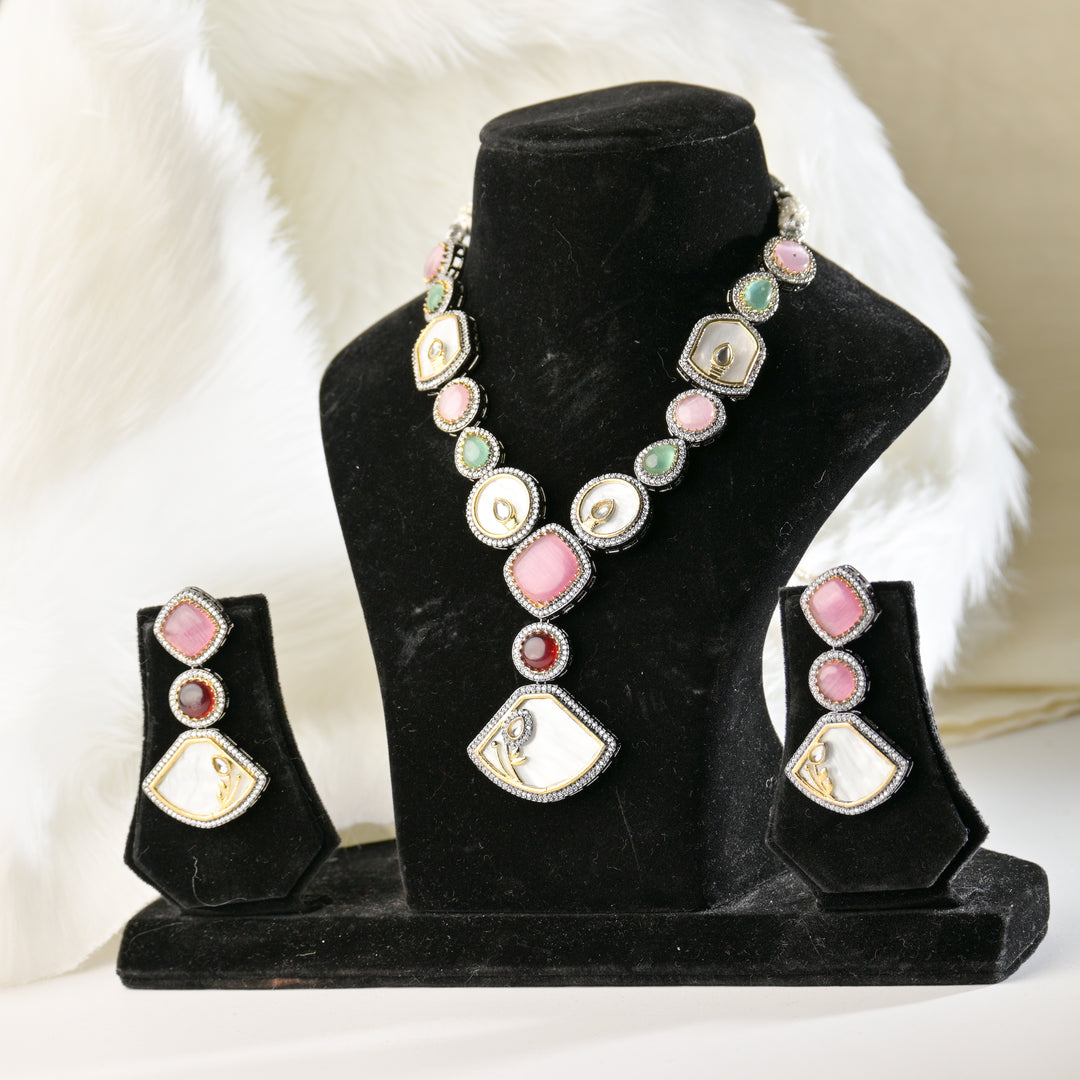 Rosy Necklace Set