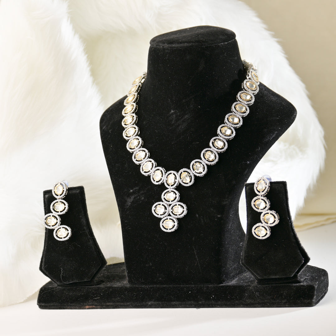 Dazzling Stones Necklace Set
