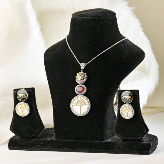 Drizzly Woods Necklace Set