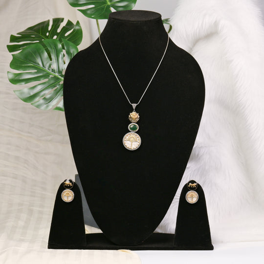 Drizzly Woods Necklace Set