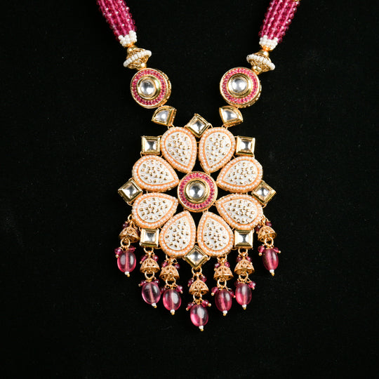 PaisleyBela  Motif Necklace Set