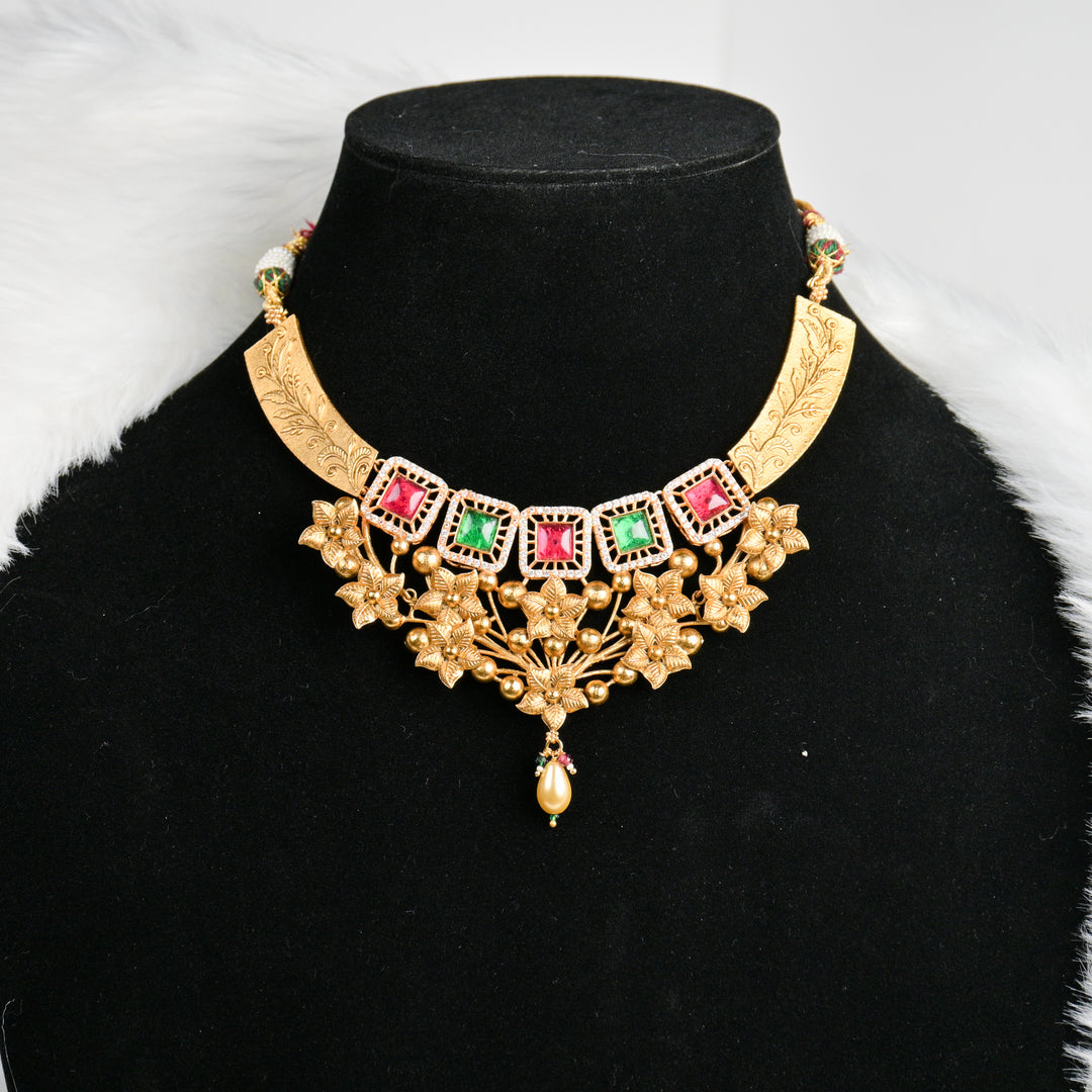 Aradhana Necklace Set