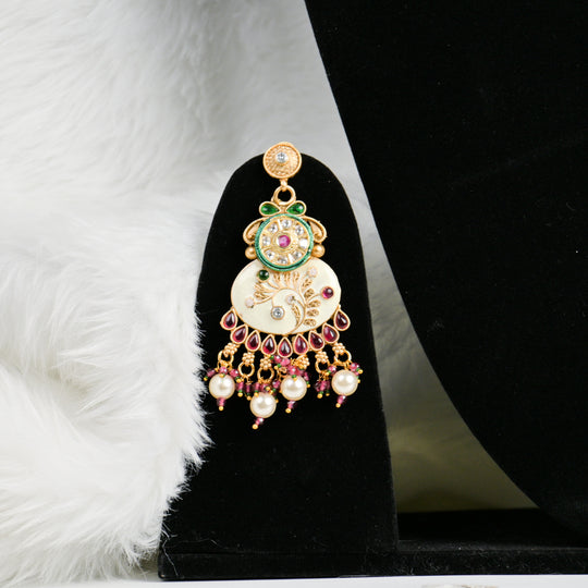 Akratu Necklace Set