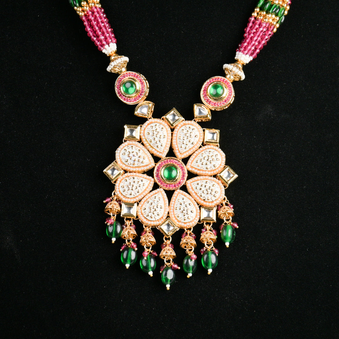 PaisleyBela  Motif Necklace Set