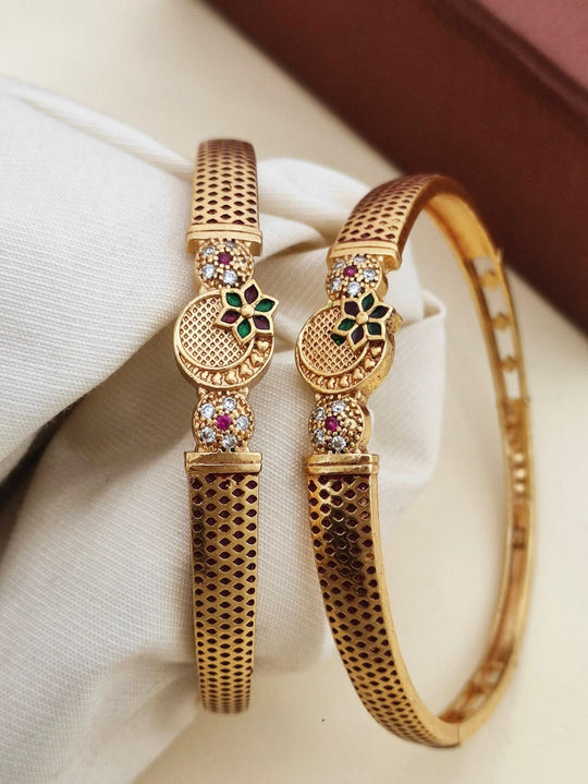 Vasudha Bangles (Set of 2)
