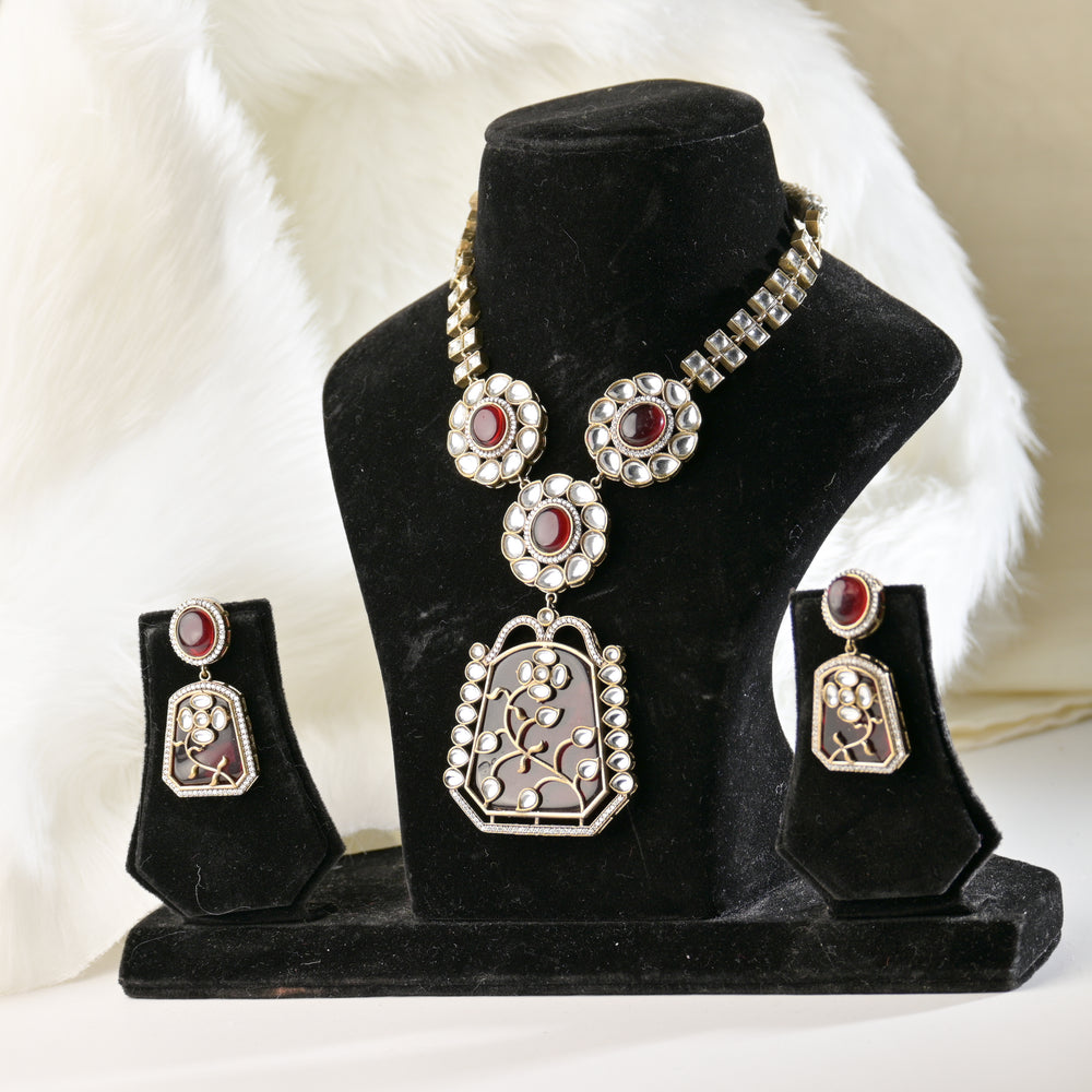 Samalya Stones And Beads Necklace Set