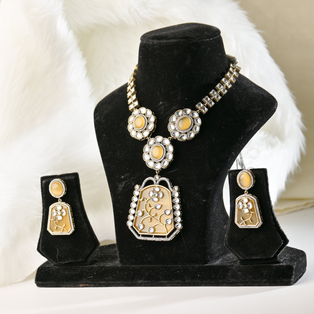 Samalya Stones And Beads Necklace Set