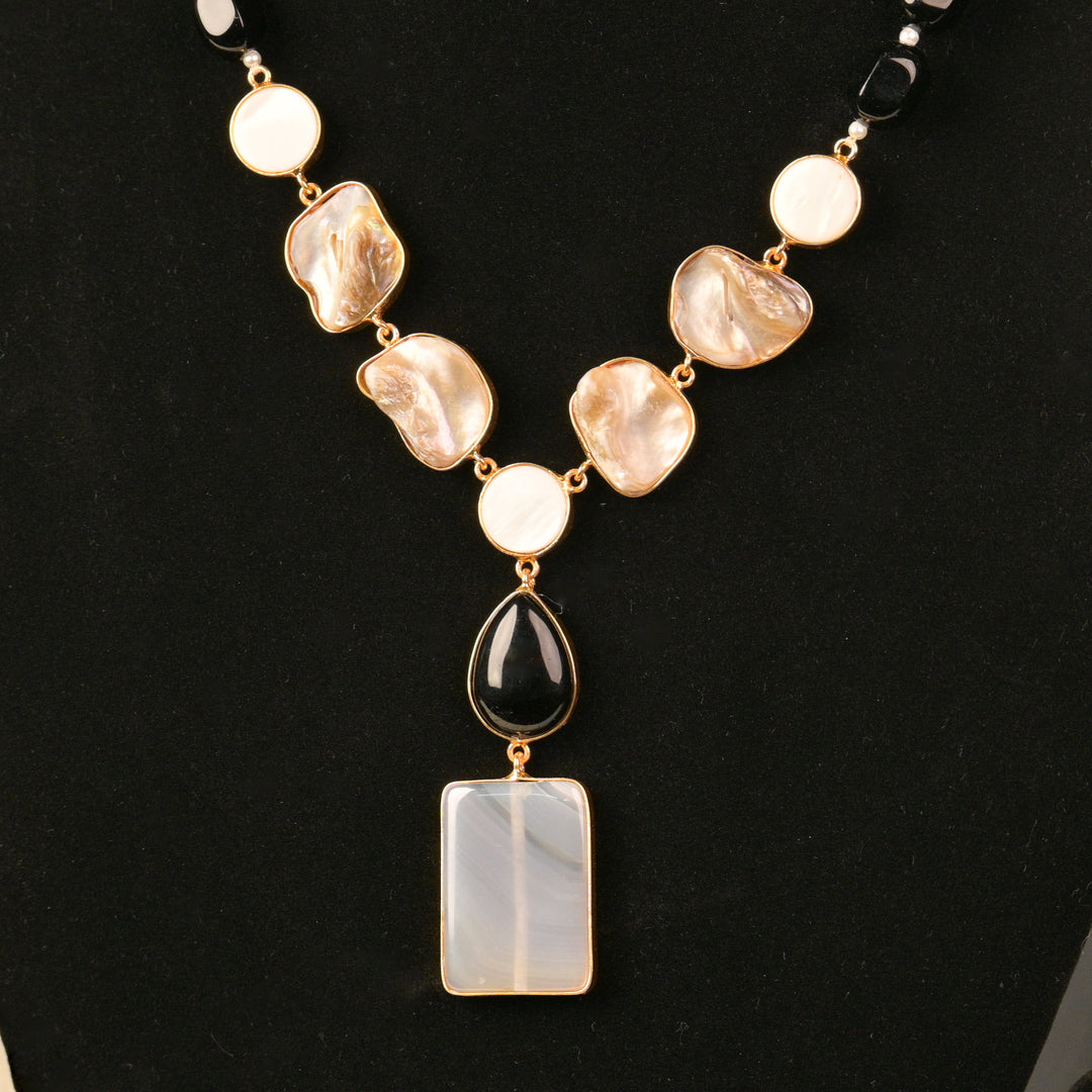 Drown Moon Necklace Set